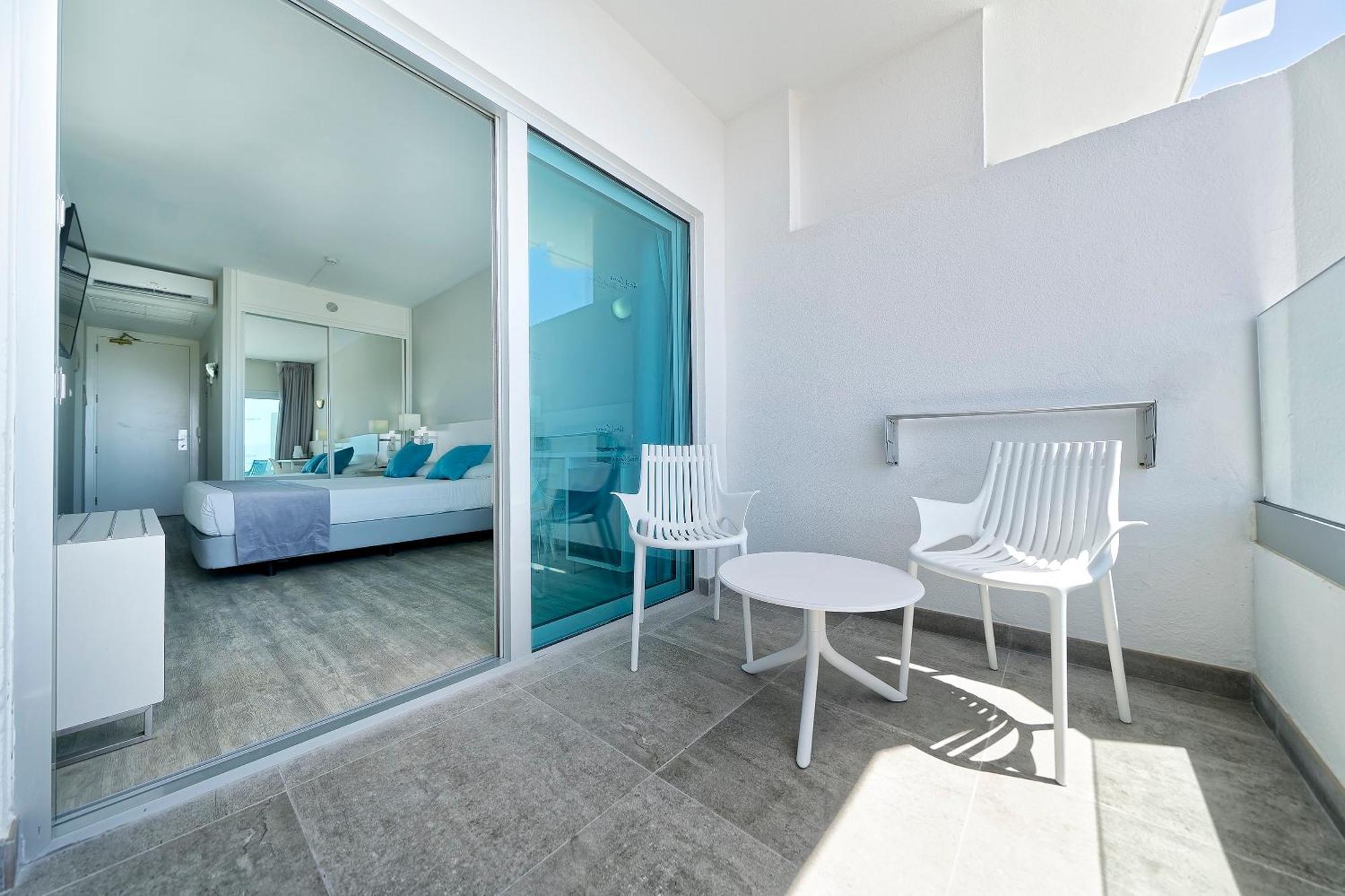 Hotel Caserio 4*